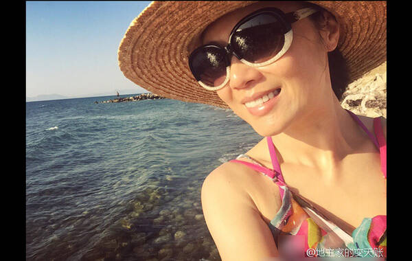 前央视<em>美女</em>主播姜丰晒度假照 <em>马甲线</em>抢镜(图)|