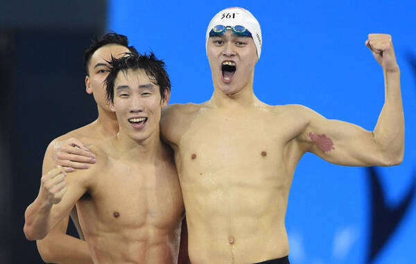 2014年9月24日，亚运会男子4×100自由泳接力决赛，中国队依靠孙杨和宁泽涛在后两棒的优异表现力压日本队夺冠，并打破了这个项目的亚洲纪录。