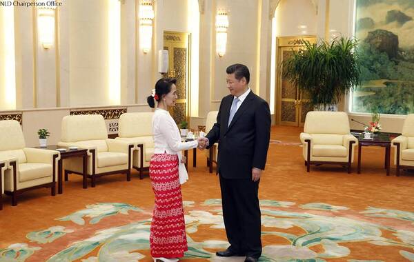 6月12日，以缅甸全国民主联盟主席名义注册的脸书，放上了多张昂山素季近日访问中国的照片。脸书上最新的照片共有九张，当中包括中共中央总书记、国家主席习近平11日在人民大会堂会见了昂山素季，以及她率领的民盟代表团。 