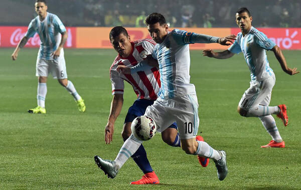 2015年7月1日，智利，美洲杯半决赛阿根廷vs巴拉圭。 