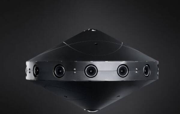 这个飞碟一样的东西，是Facebook刚刚在F8大会上发布的一款3D全景摄像头设计——Surround 360。