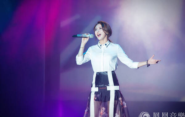 陈冰个人EP《等的人》海上首唱会大获成功 吸粉无数|陈冰|等的人_凤凰音乐