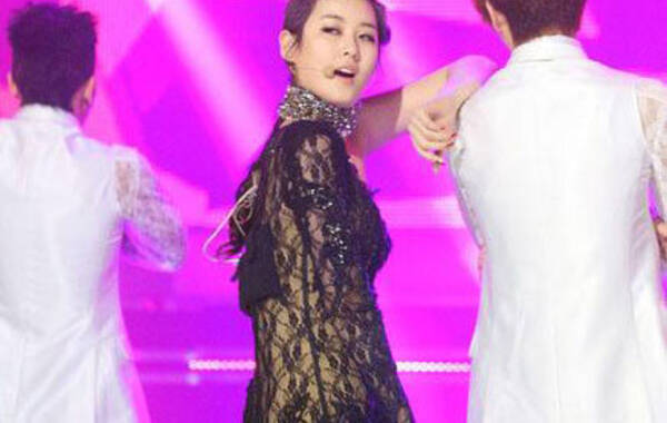 韩国组合Rania妖艳起舞 秀超长美腿诱惑无限|R