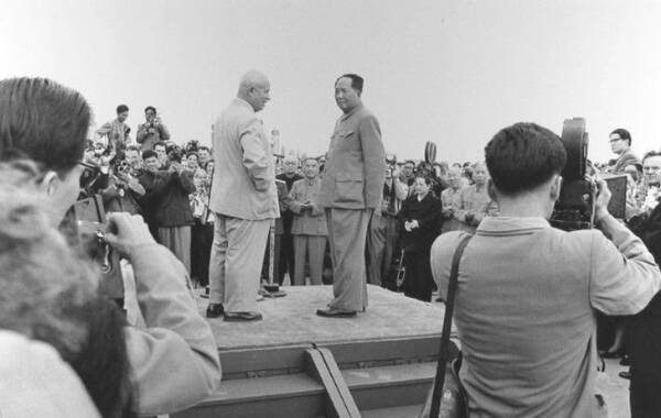 赫鲁晓夫与<em>毛</em>泽东协定携手搞共产主义:分管亚