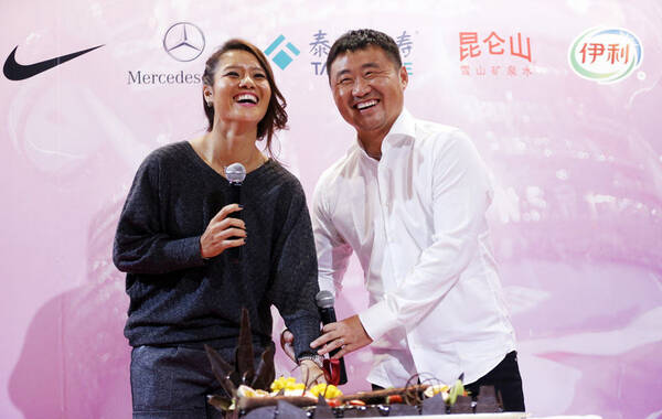 北京时间9月18日，据圈内人士爆料，李娜经纪公司IMG将于9月19日召开新闻会，对外正式宣布中国网坛一姐李娜退役。一起回顾娜姐个性的“笑”与“不笑”。