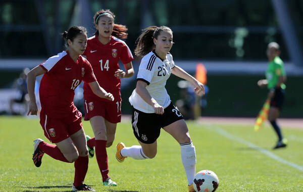 2015年3月6日，葡萄牙，2015女足阿尔加夫杯，中国女足Vs德国女足。