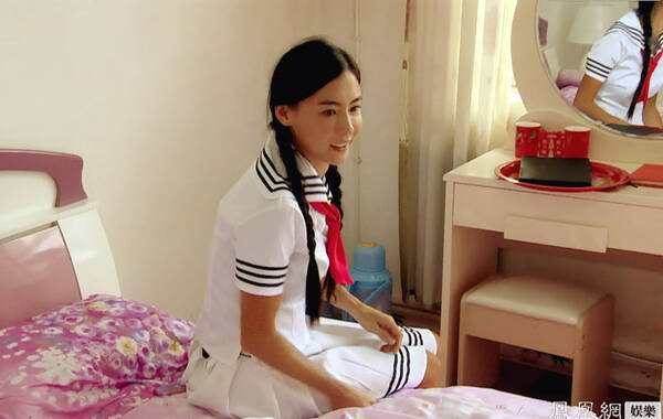 张柏芝穿校服出嫁 享受婆婆揉腰(图)|明星到