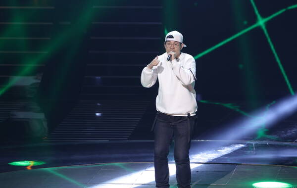 第三季《中国好歌曲》首播 喆萱厮杀陶喆险胜