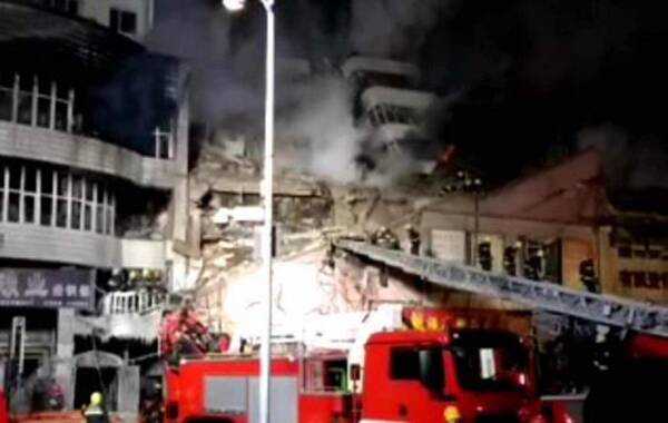 2015年1月2日下午，哈尔滨一仓库发生大火，晚7点外部明火被扑灭。因内部有大量纸质和塑料材料，随后消防员进入仓库内部继续清除隐患，但随后不久，仓库楼板坍塌，多名消防员被埋。