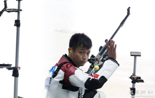 2014年9月27日，韩国仁川，2014年仁川亚运会，男子50米步枪三姿个人决赛，朱启南出战。