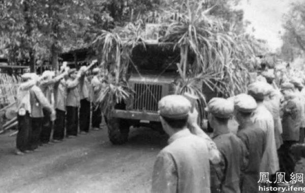 1965至1973年的抗美援越作战中，中国派出了高炮部队共16个高炮师、63个高炮团及部分独立高炮营等约15万人，部署于越南北方各战略要点，担任防空作战任务，共击落美机1707架、击伤1608架。 1、越南人民夹道欢迎中国高炮部队到来