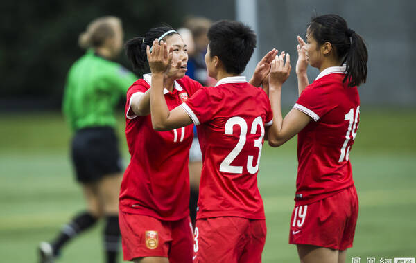 世界杯热身赛-中国女足1-1西雅图队 任桂辛破门