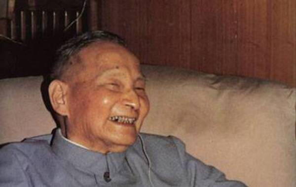 陈云是中国共产党早期领导人之一，在20世纪30年代初，即是中共中央政治局六成员之一。1991年5月9日，陈云在上海同朱镕基交谈