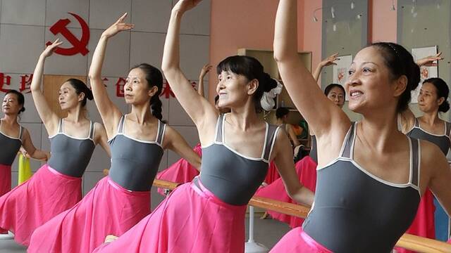 奶奶们的芭蕾梦