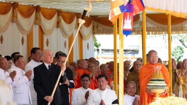 柬埔寨为狄旺长老举行皇家火葬礼，印顺大和尚应邀出席
