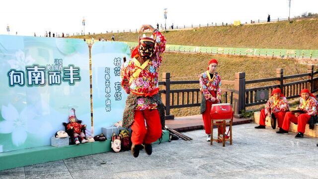 傩舞表演进景区