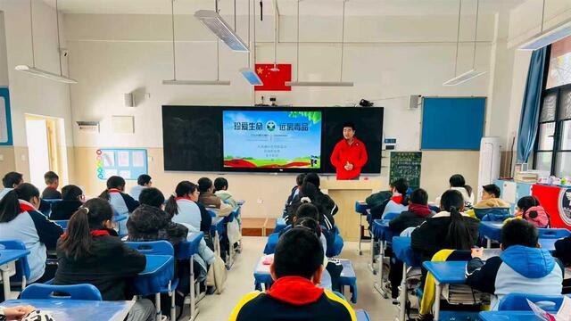 禁毒课堂聚焦青少年防毒教育