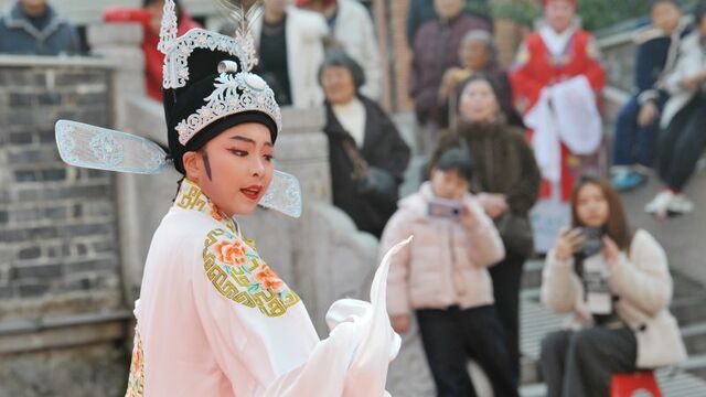 非遗越剧入社区进街巷