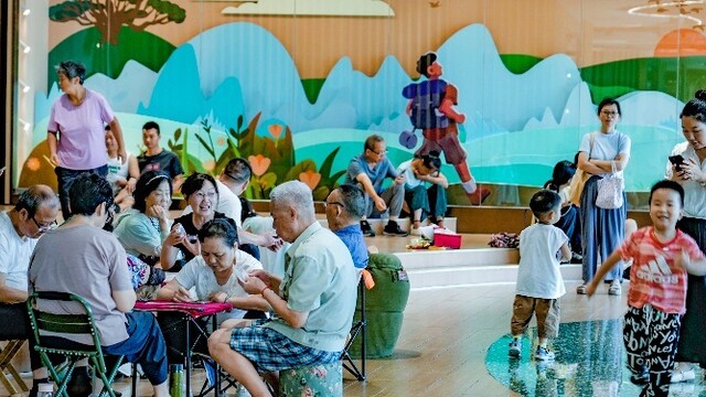室外36℃室内26℃！商场“清凉经济”火热出圈
