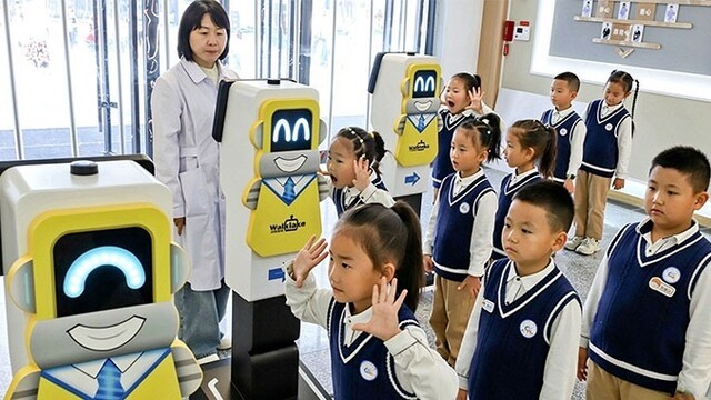 甘肃高台：AI进课堂　智慧育新人