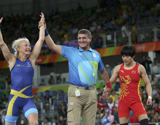 里约奥运会摔跤女子自由式53kg铜牌赛中,钟雪纯不敌对手无缘奖牌.