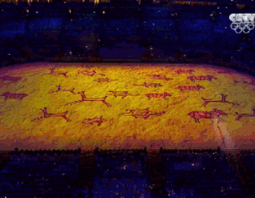 表演人员拼出了