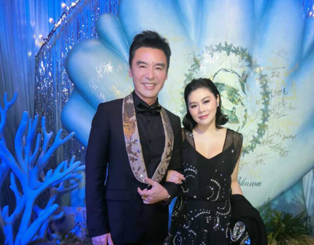 钟丽缇张伦硕大婚现场玩嗨了