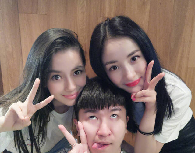 杨幂angelababy合照,angelababy杨幂合照 杨幂angelababy张大大卖萌.