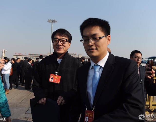 政协会议现场的明星委员们