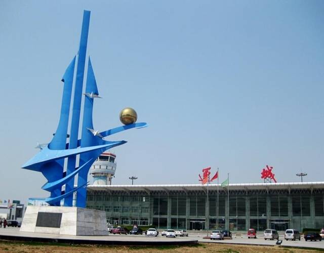 除此以外,坐落在运城的关公机场是山西省的第二大机场,占地面积2900亩