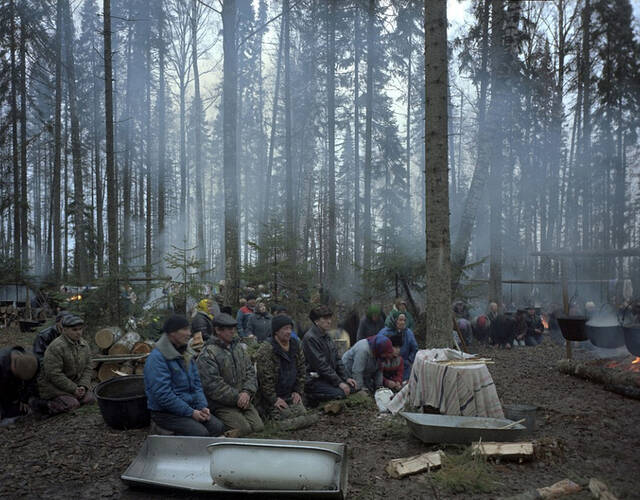 日摄影师聚焦欧洲最后异教徒日常生活