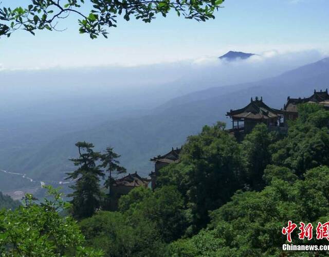 "道源圣地"崆峒山夏日云海烟波浩渺