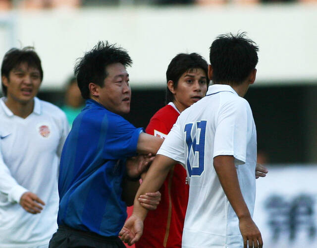 向巨星宣战的中国球员 C罗小罗鲁尼范尼全中招