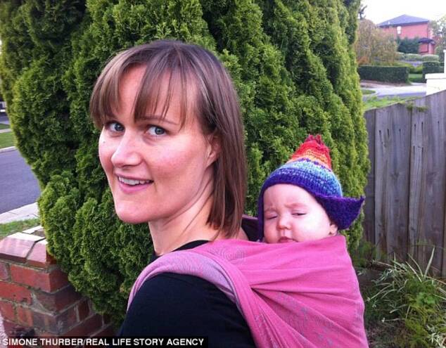 Simone说她将视频上传到网上是为了向人们展示在野外分娩是什么样子，但她从来都没有想过会有这样的关注量。“竟然有5200万人愿意花时间看我生女儿的视频。许多爸爸妈妈感谢我分享如此私密的经验，他们称这个视频帮他们消除了紧张。”