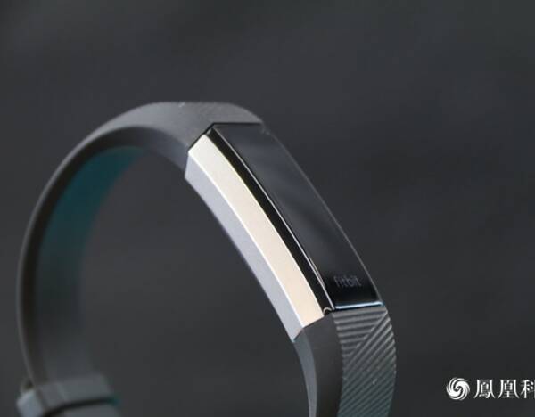Fitbit Alta HR开箱体验:功能很美好 价格很残酷