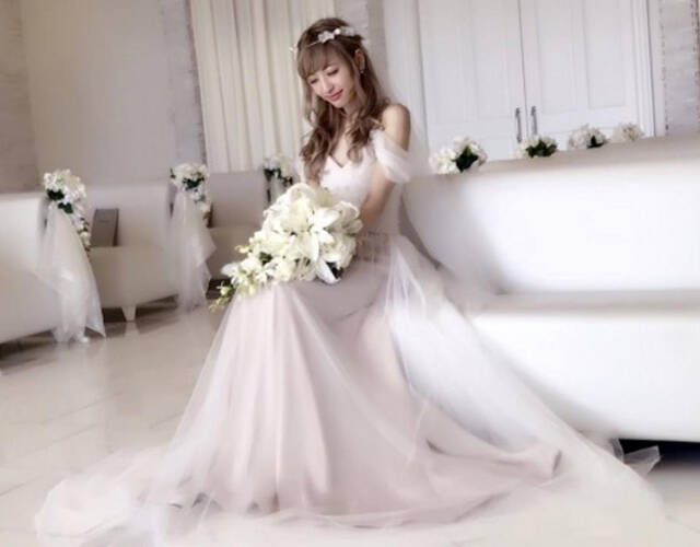 日女星神田沙也加新婚不到两月 瘦成皮包骨