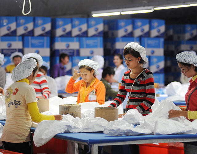 厂里和工人怎么缴保险