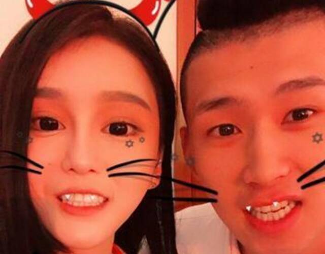 球球和天佑昔日合照。（资料图）