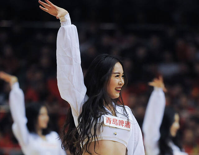 新秀球员崭露头角成篮网未来重建关键力量