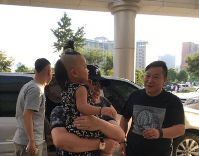 张云雷被郭德纲打家法图片