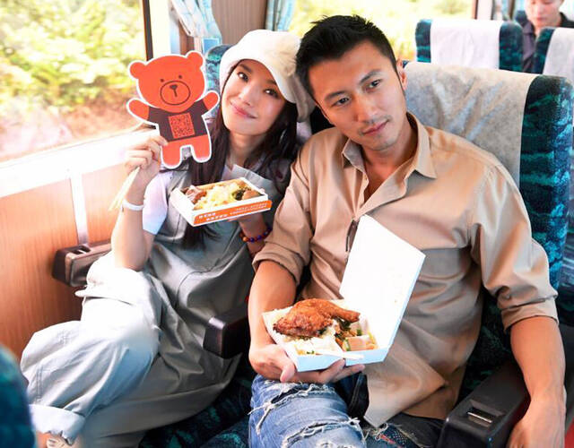 谢霆锋晒结婚图片