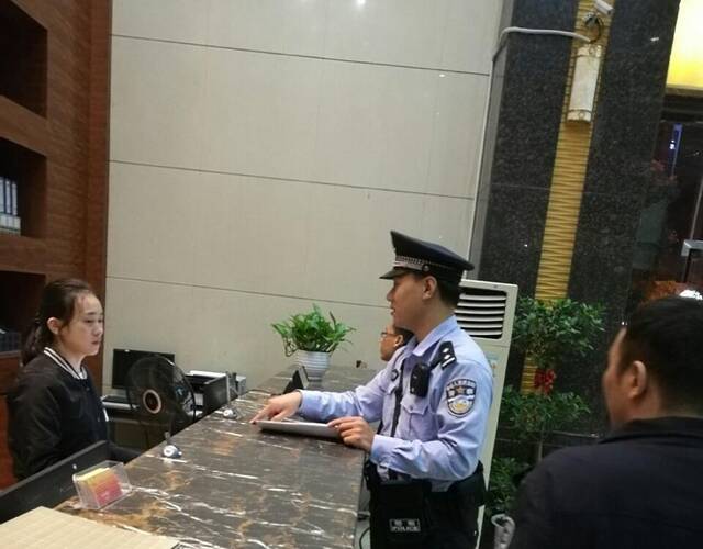 据了解,死者黄桂富系永修县看守所民警,未曾担任熊运世在看守所拘押