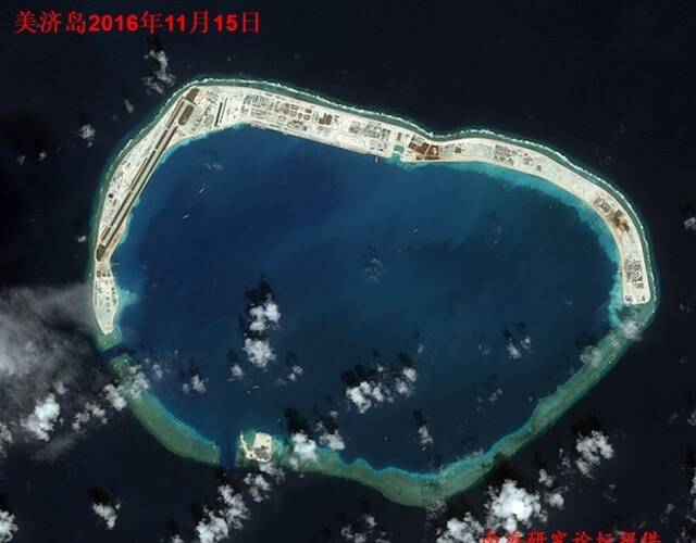 美济礁机场:是中国在美济礁里的人工岛美济岛上建设的机场,跑道长2700