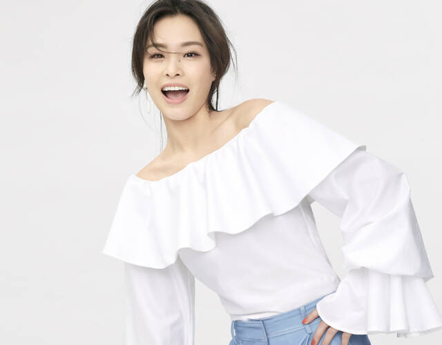 压箱底美照!吴敏霞完美演绎知性淑女