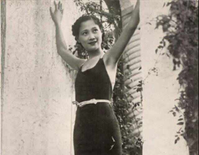 徐来(1909-1973.4.4),女演员,原名徐洁凤.原籍浙江绍兴,生于上海.