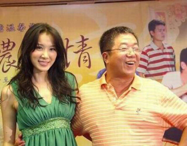 当年萧蔷以模特儿身份拍何东兴执导的《爱在星光灿烂时》,结果何东兴