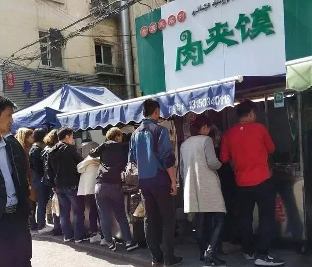 居然可以这样(新疆乌鲁木齐小吃一条街)乌鲁木齐好吃街2023已更新 第3张