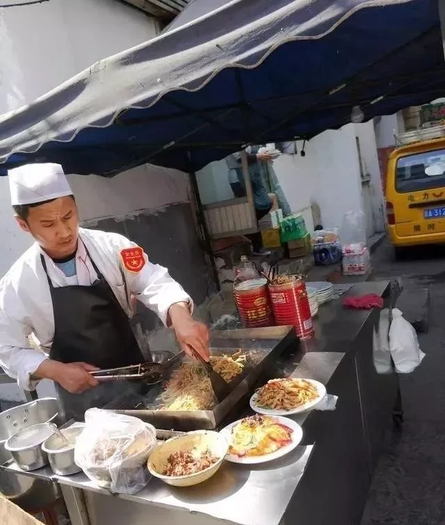 居然可以这样(新疆乌鲁木齐小吃一条街)乌鲁木齐好吃街2023已更新 第14张
