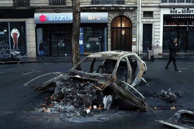 巴黎黄背心运动引发大骚乱:革命老区一夜回