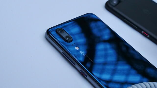 华为P20\/P20 Pro图赏:后置徕卡三摄 渐变色迷